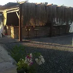 לינה וארוחת בוקר Tamara *