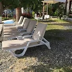 לינה וארוחת בוקר Tamara *